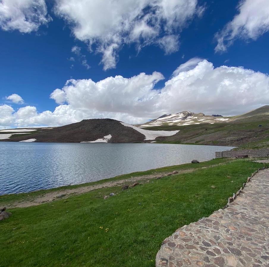 Mount Aragats Aparthotel Byurakan Exterior photo